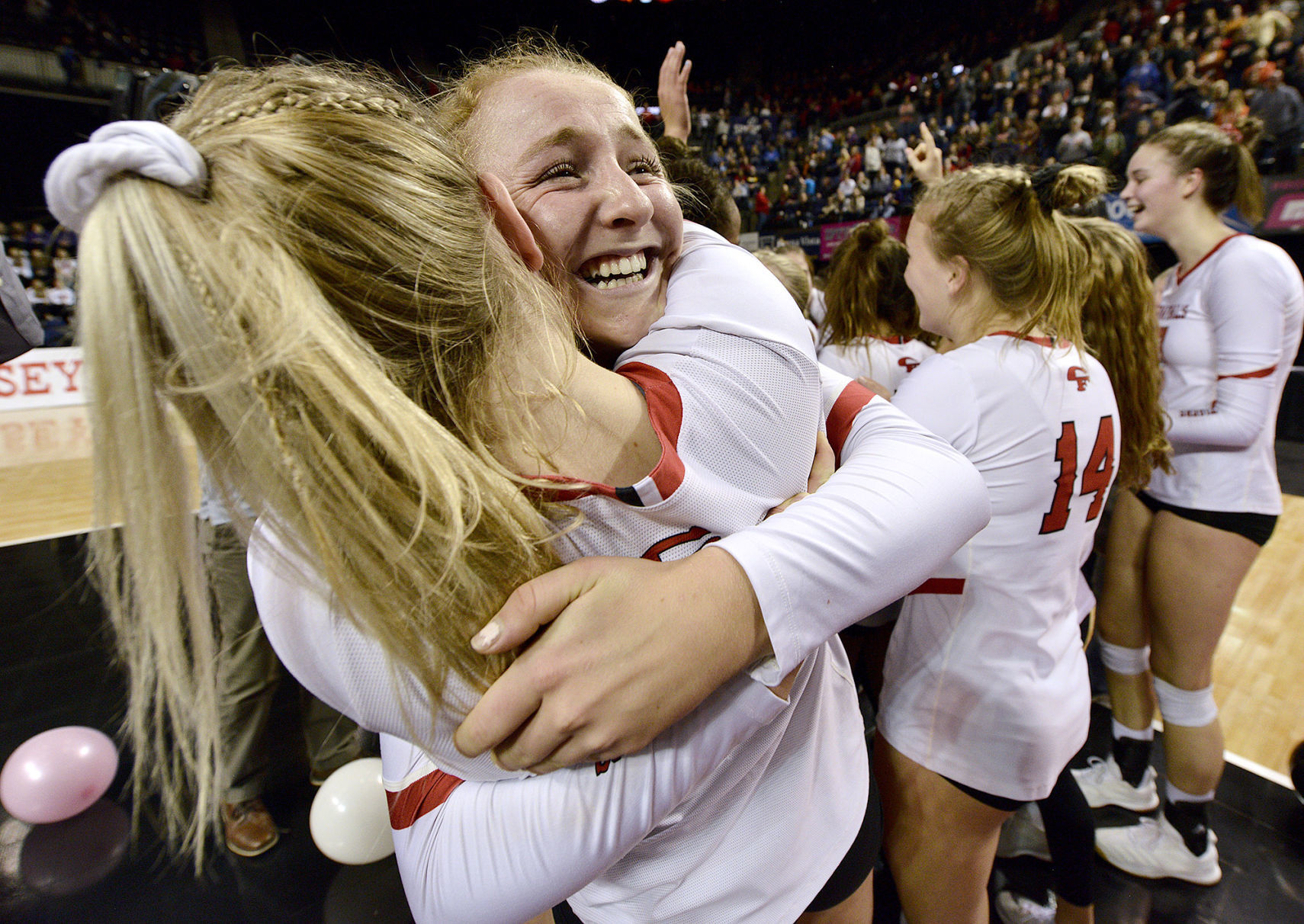 Cedar Falls vs West Des Moines Valley state volleyball